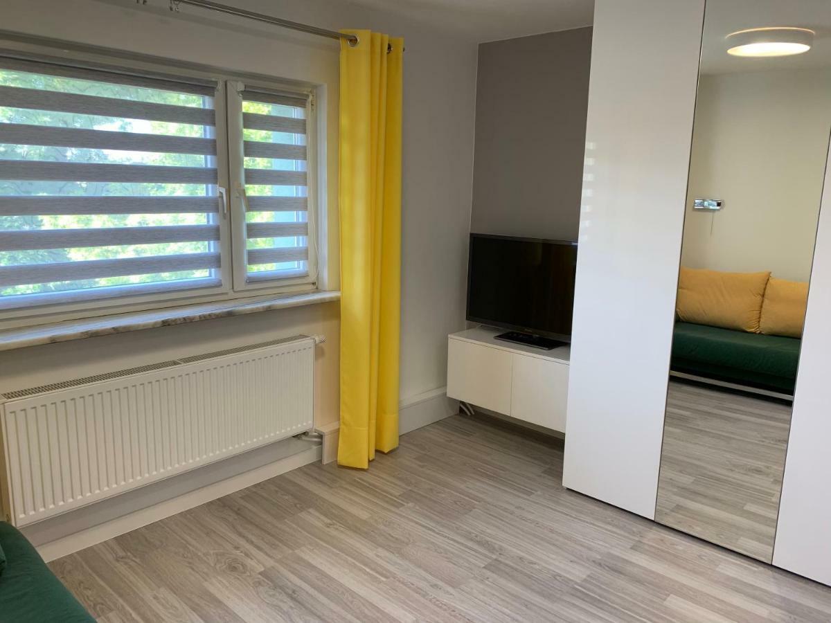 Comfortable Studio: Conference Center Proximity Apartment *